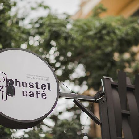 No.9 Hostel & Cafe Чиангмай Екстериор снимка