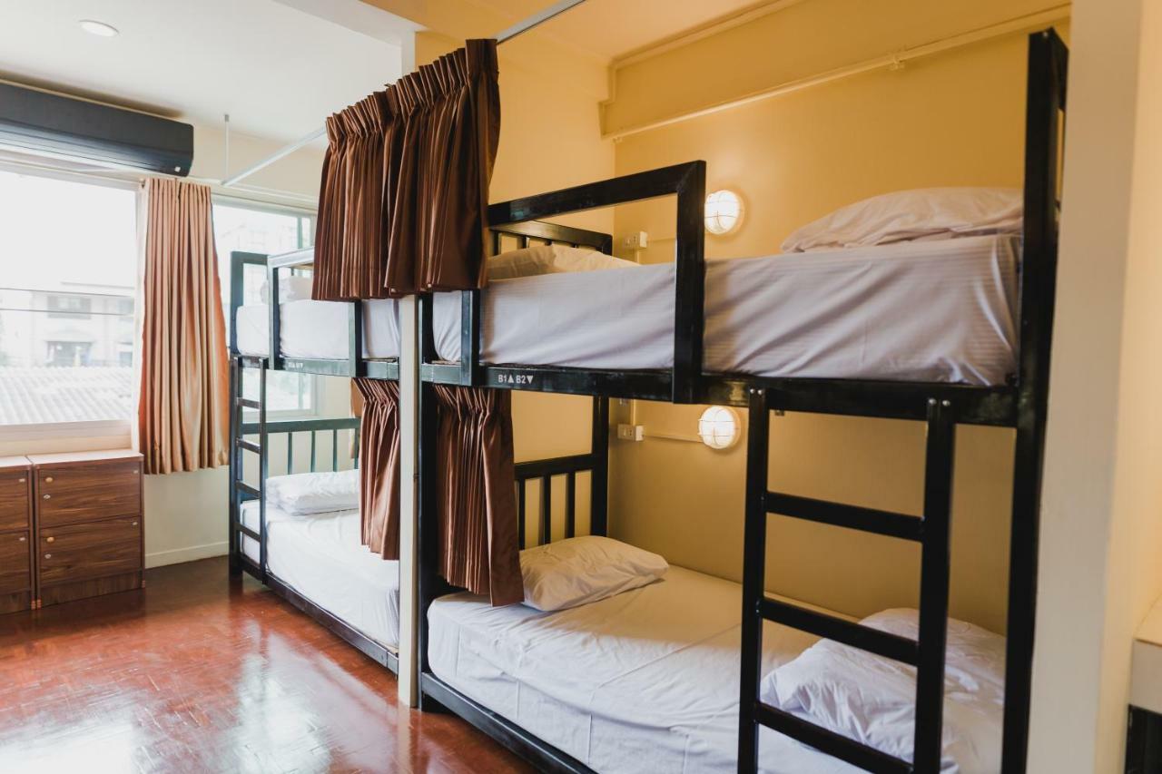 No.9 Hostel & Cafe Чиангмай Екстериор снимка