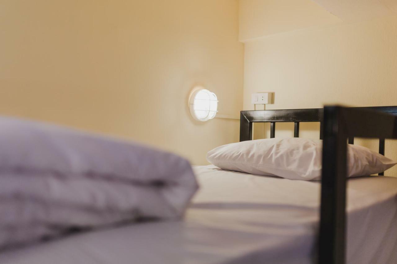 No.9 Hostel & Cafe Чиангмай Екстериор снимка