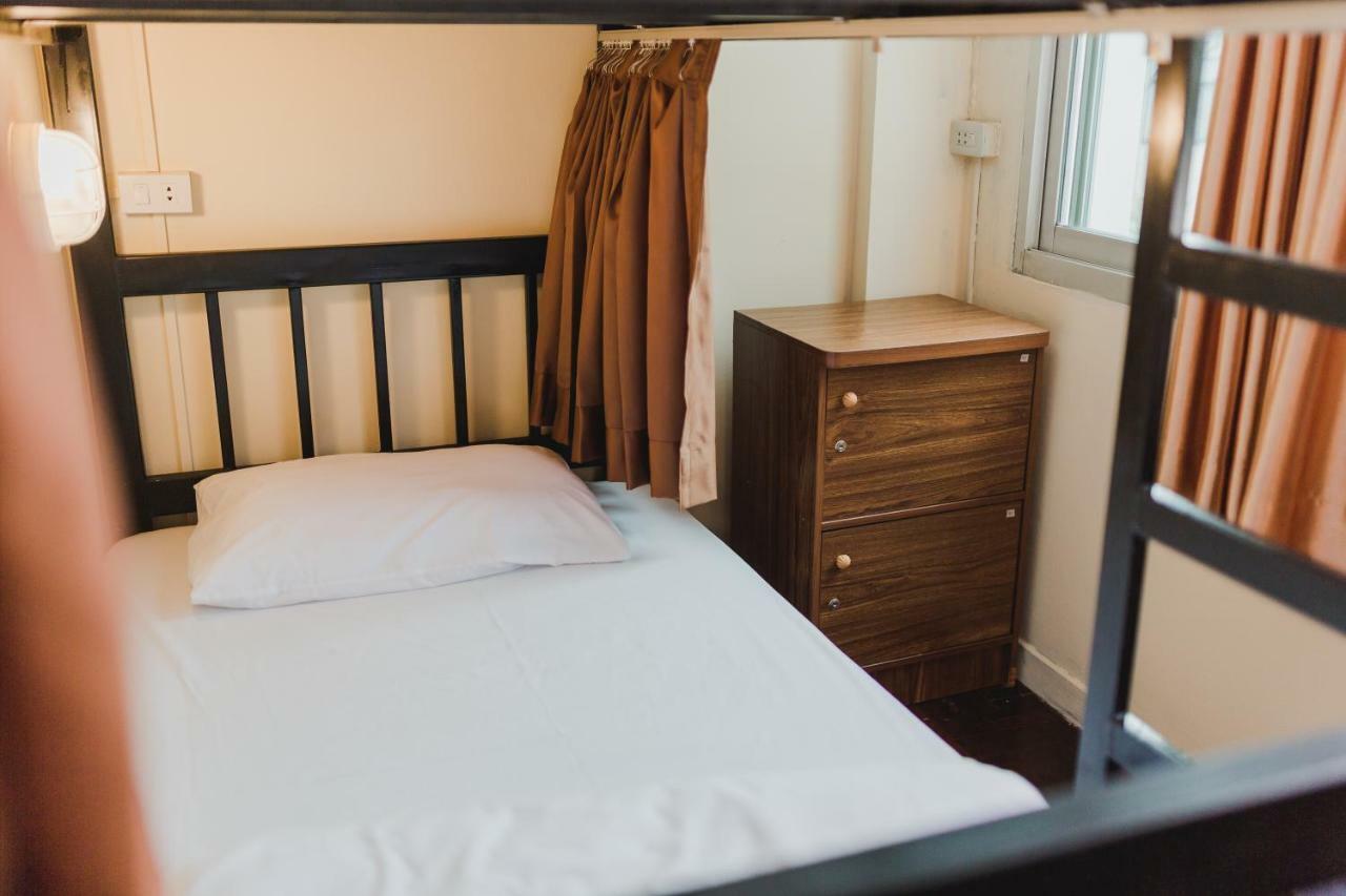 No.9 Hostel & Cafe Чиангмай Екстериор снимка